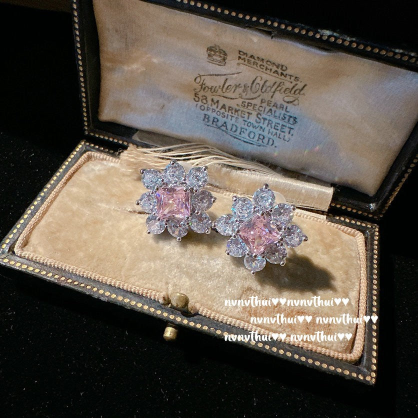 211P Frosted Zircon Snowflake Earrings