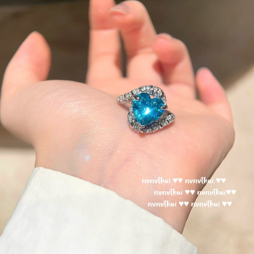 809ZZ Sri Lankan Blue Heart Gemstone Ring
