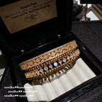 495HONCC Pavé Crystal Decorative Window Vajra Bangle