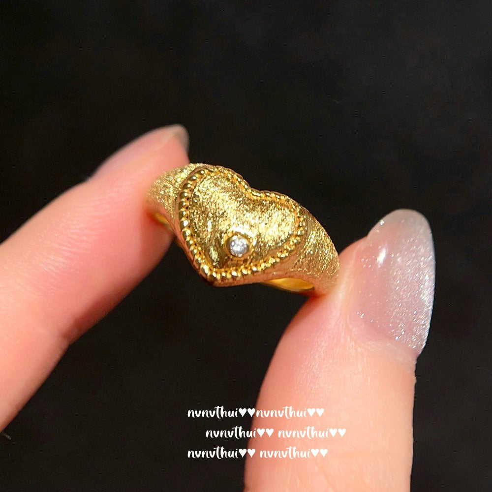 810Z Vintage Emerald Kitten Zircon Stackable Ring