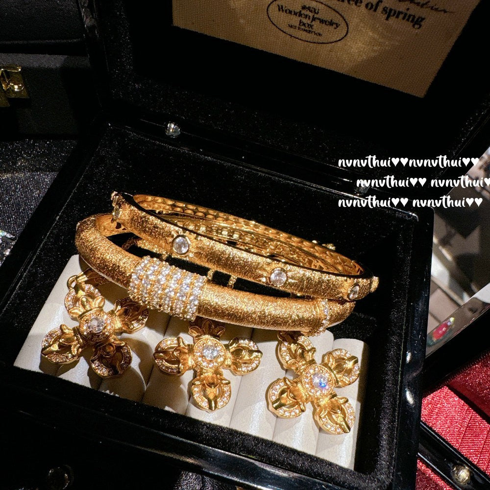 Italian Vintage Brushed Engraved Nebula Gemstone Bangle