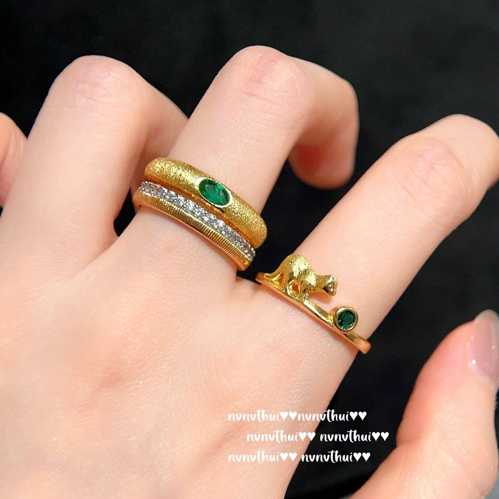 810Z Vintage Emerald Kitten Zircon Stackable Ring