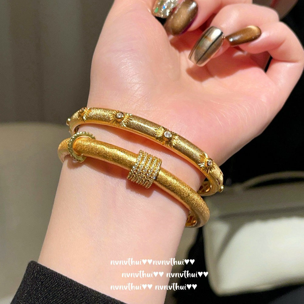 Italian Vintage Brushed Engraved Nebula Gemstone Bangle