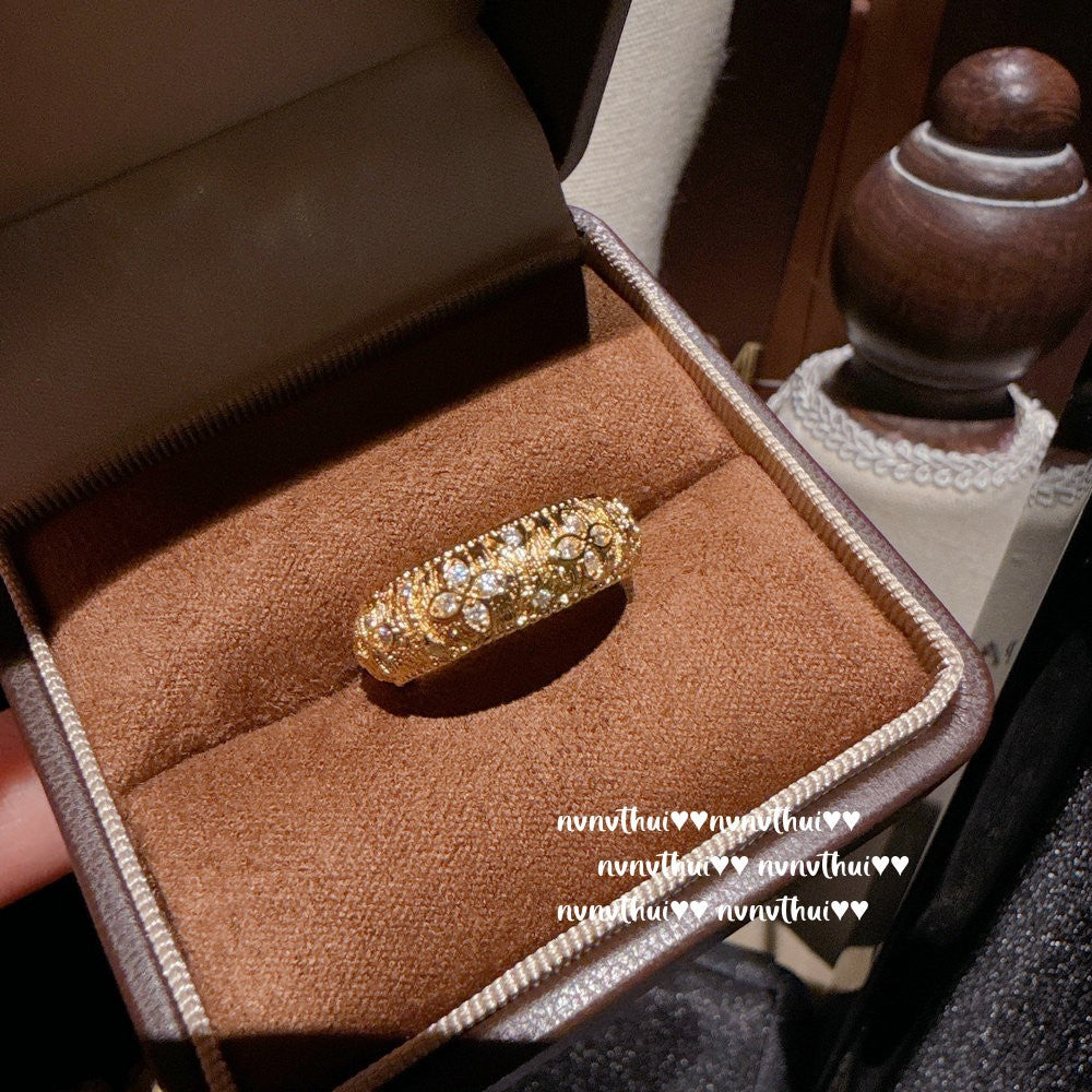 2060ZZ Brushed Floral Vine Open Ring