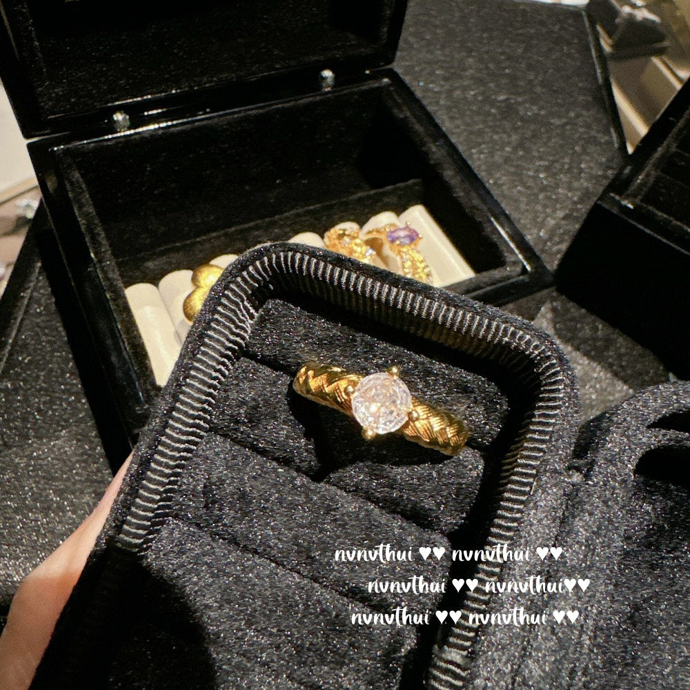 Italian Vintage Brushed Thorn Vine Gemstone Ring