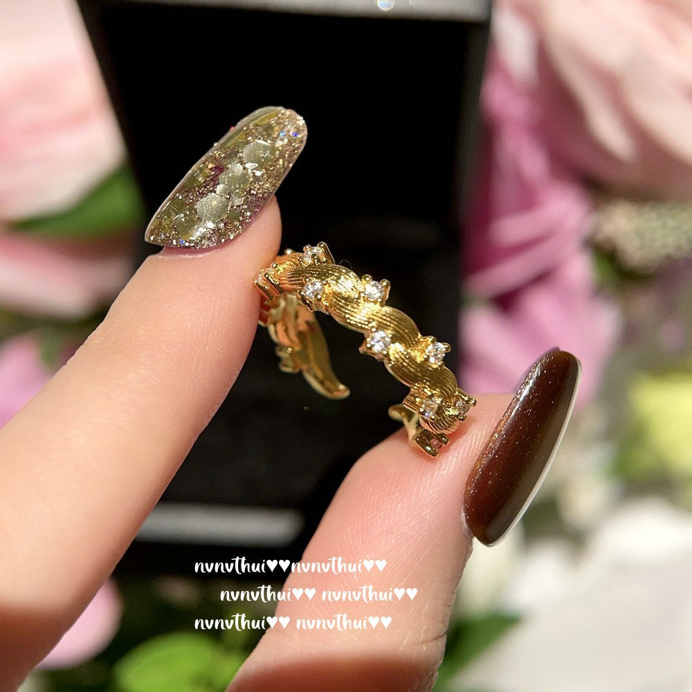 Italian Vintage Brushed Thorn Vine Gemstone Ring