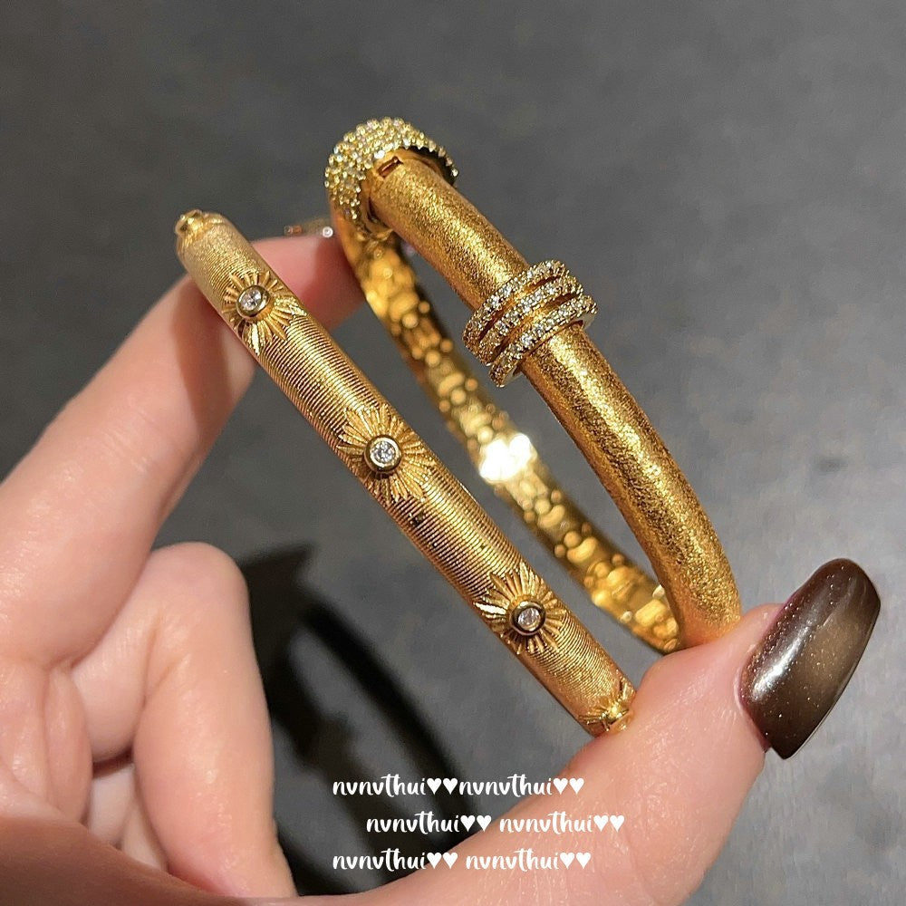 Italian Vintage Brushed Engraved Nebula Gemstone Bangle