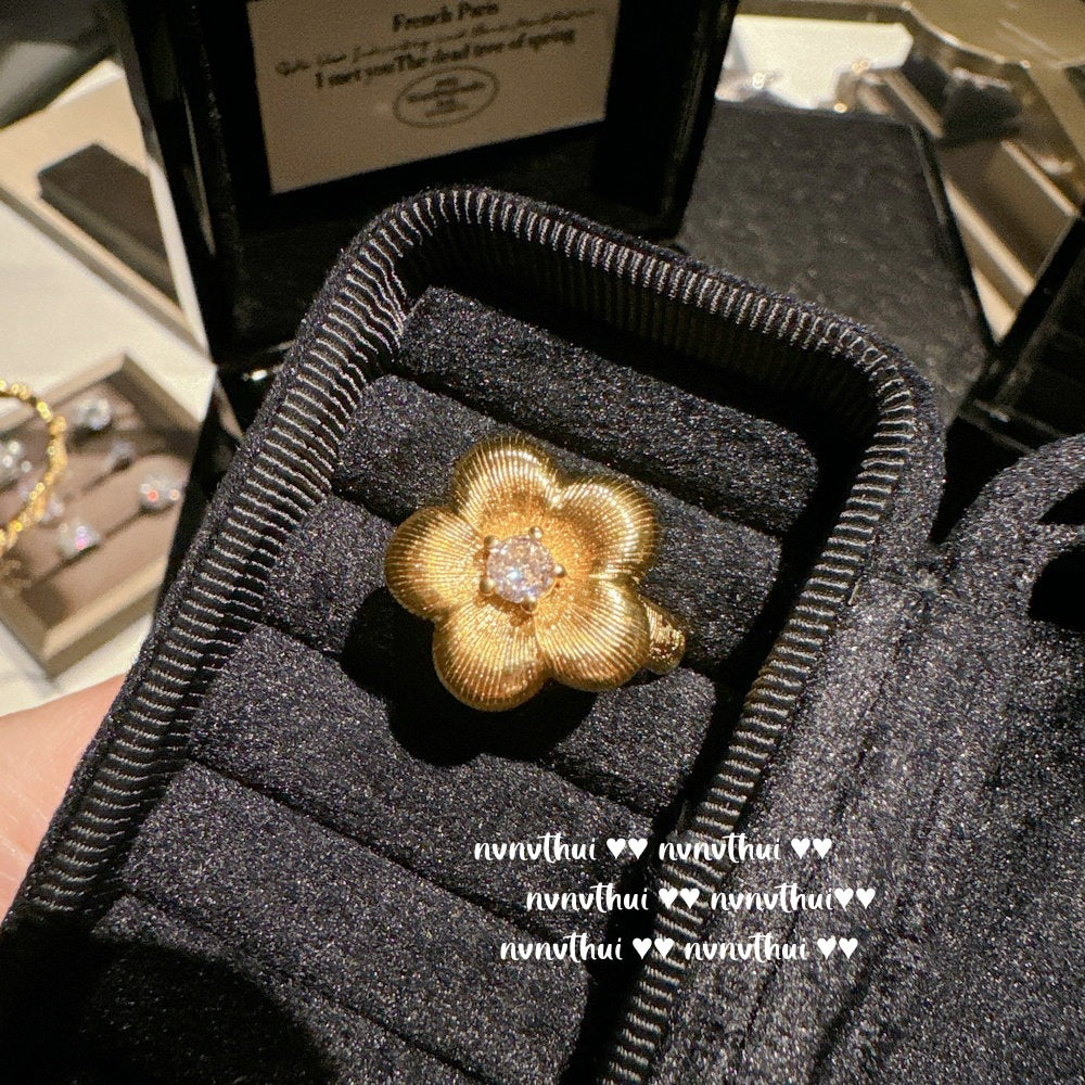 Italian Vintage Brushed Thorn Vine Gemstone Ring