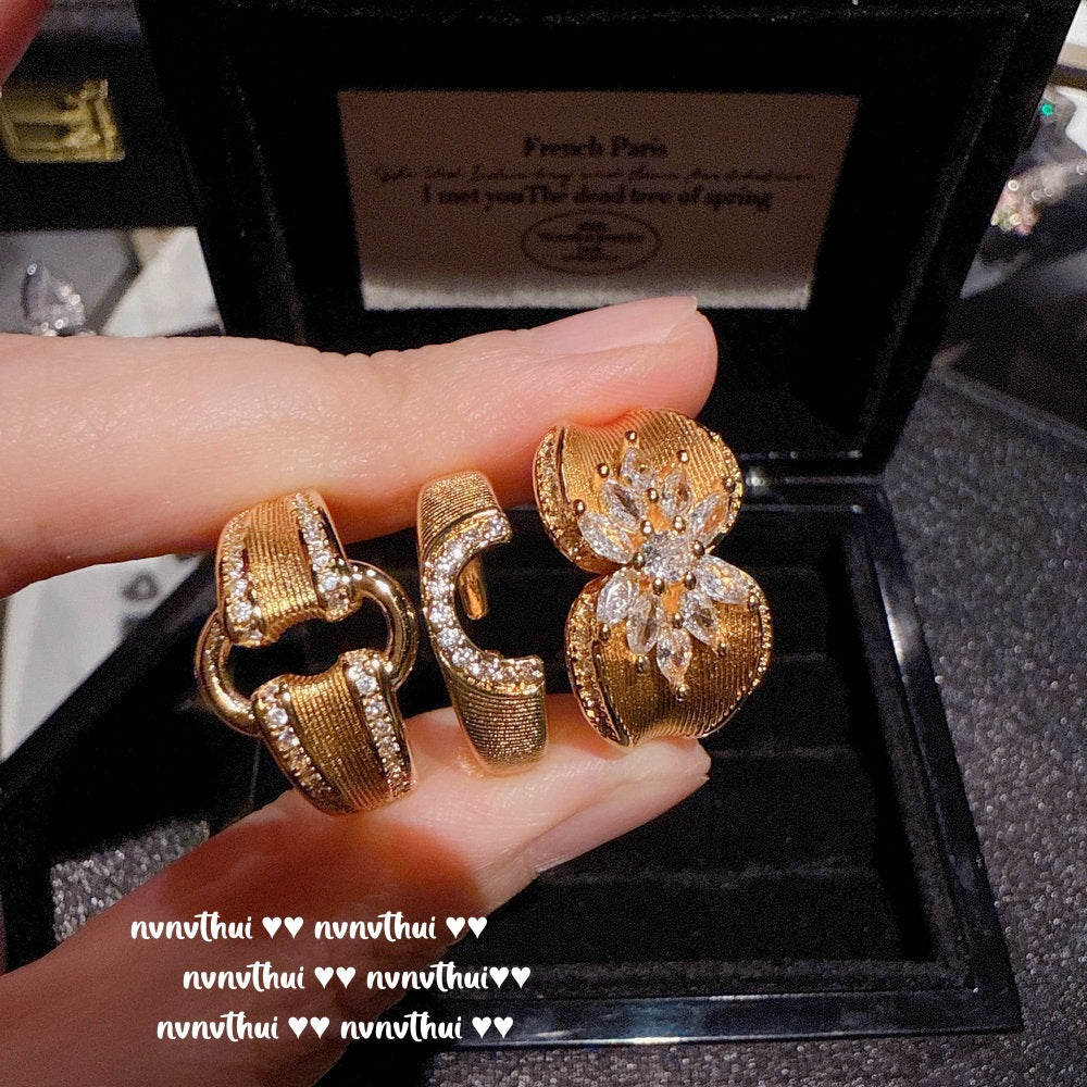 537HAO Vintage Brushed Twin Lotus Ring 18K Gold
