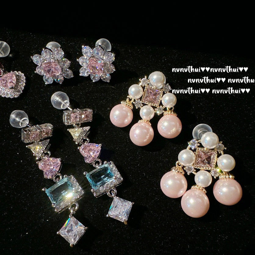 211P Frosted Zircon Snowflake Earrings