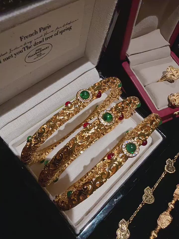 509NV Gold-Plated Filigree Imperial Chalcedony Bangle